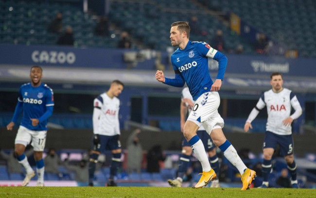 奥克兰运动家凭借“金钱球”理论达成 20 连胜纪录，改变了棒球经理的管理逻辑